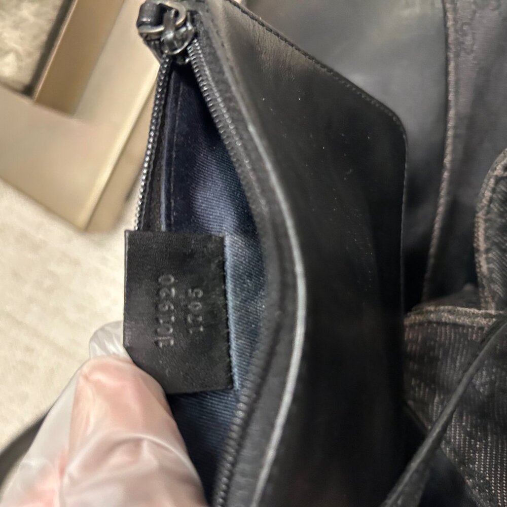 Authentic Vintage Gucci Denim and Leather Tote with attached Pouch - Picture 5 of 12